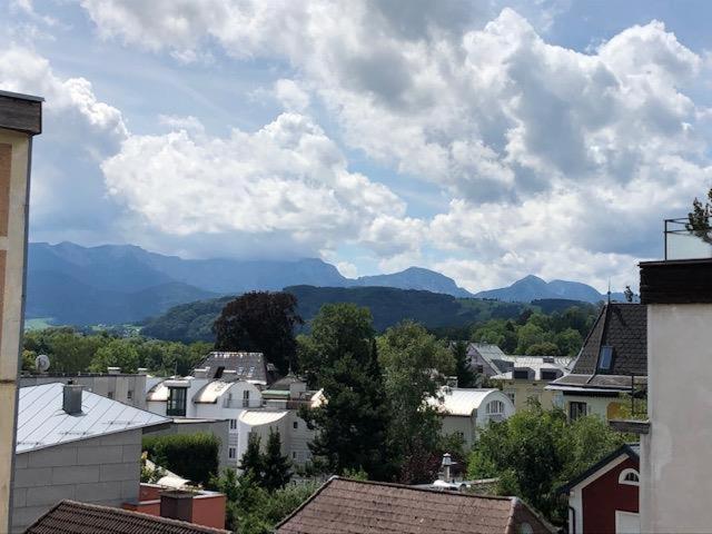 Wolfis Traunseeblick - Mit Kostenlosem Parkplatz Direkt An Der Unterkunft Gmunden Exterior photo