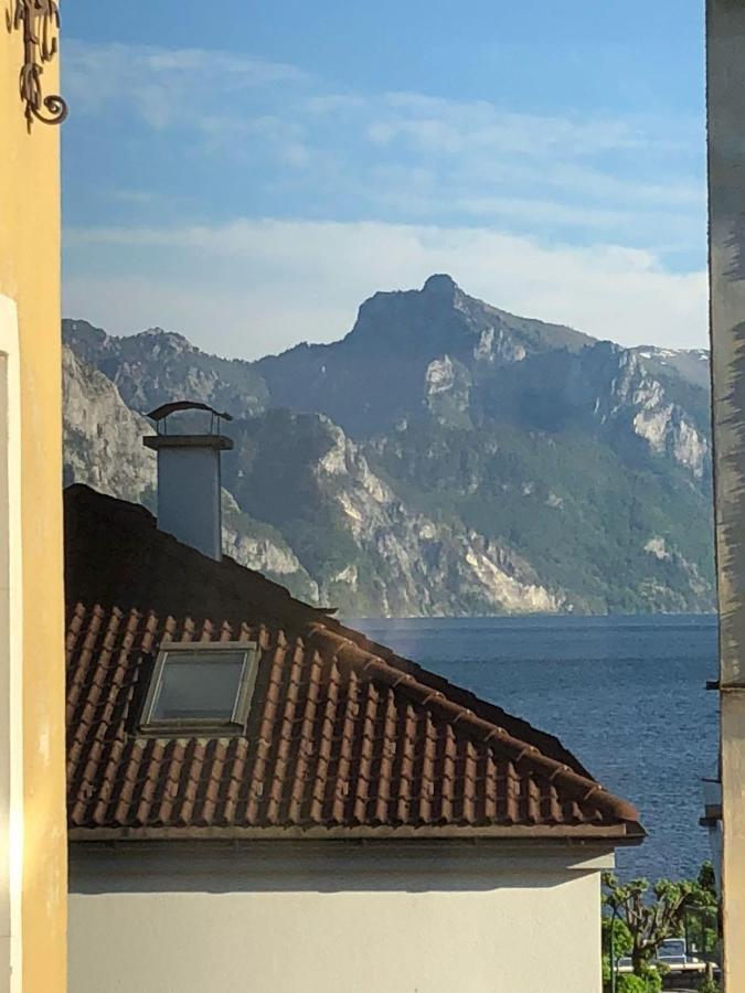 Wolfis Traunseeblick - Mit Kostenlosem Parkplatz Direkt An Der Unterkunft Gmunden Exterior photo